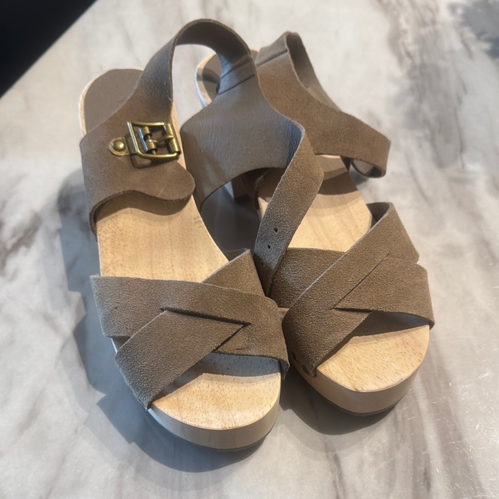 Tan summer clogs from LOFT- never worn